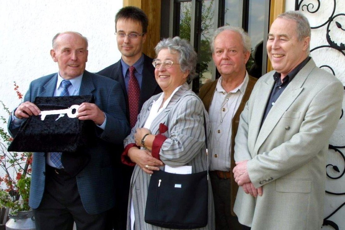 Gruppenbild "Schlüsselübergabe"