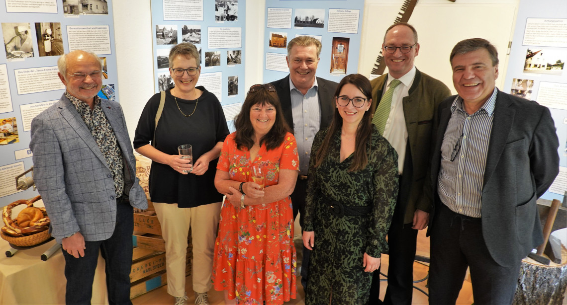 Gruppenbild - Eröffnung der Sonderausstellung: Arbeitswelten in Karlsfeld
