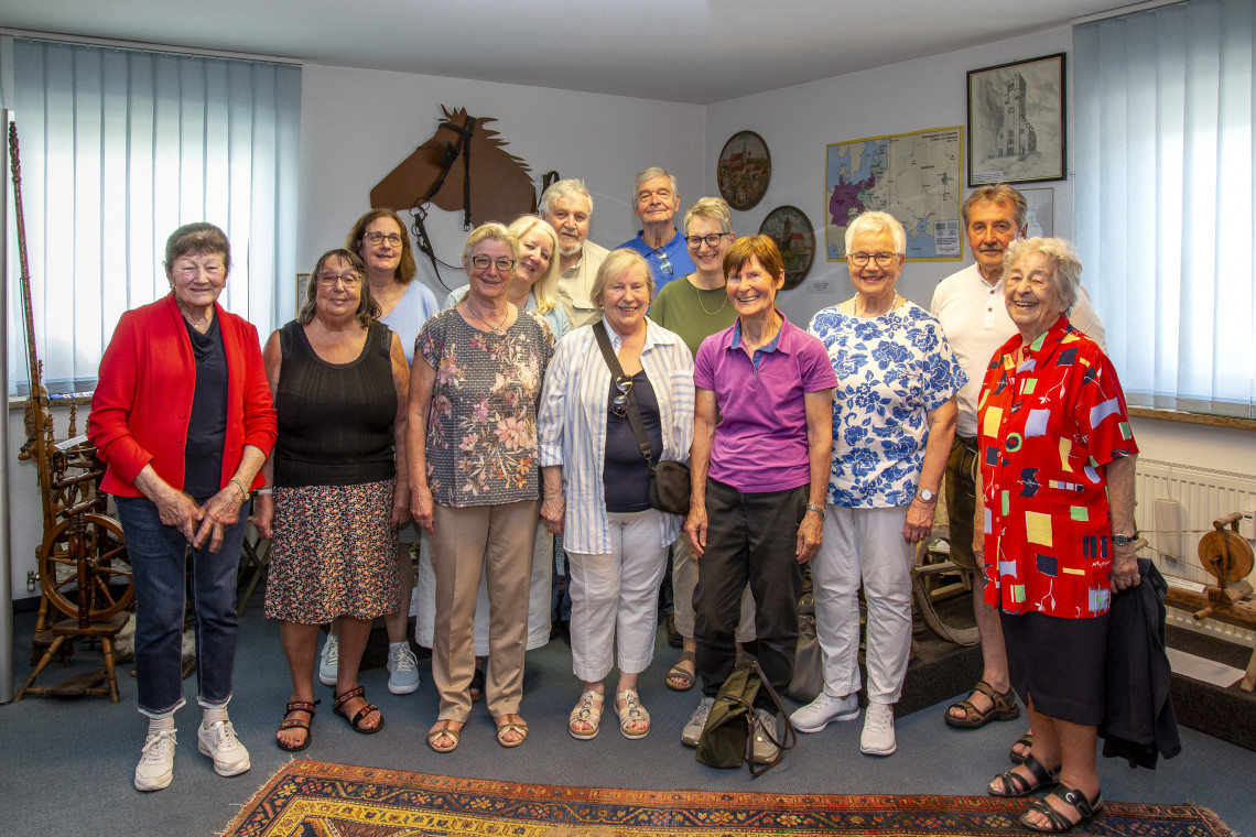 Gruppenbild von Mitarbeiten aus den Landkreismuseen im Heimatmuseum Karlsfeld