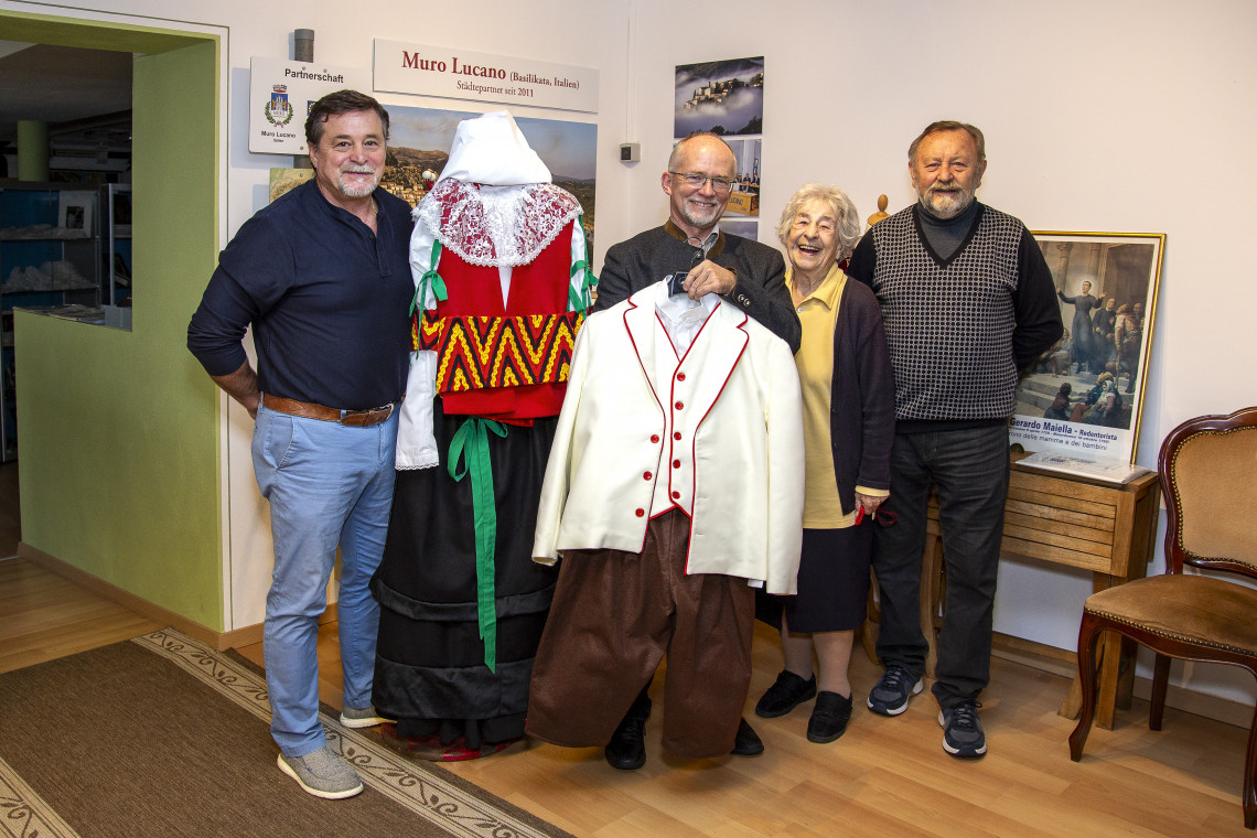 Übernahme der Trachten aus Muro Lucano