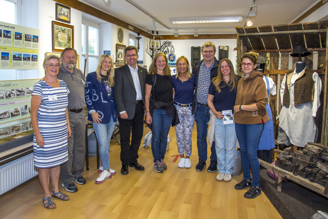 Besuch vom Karlsfelder Gemeinderat im Museum, Gruppenbild