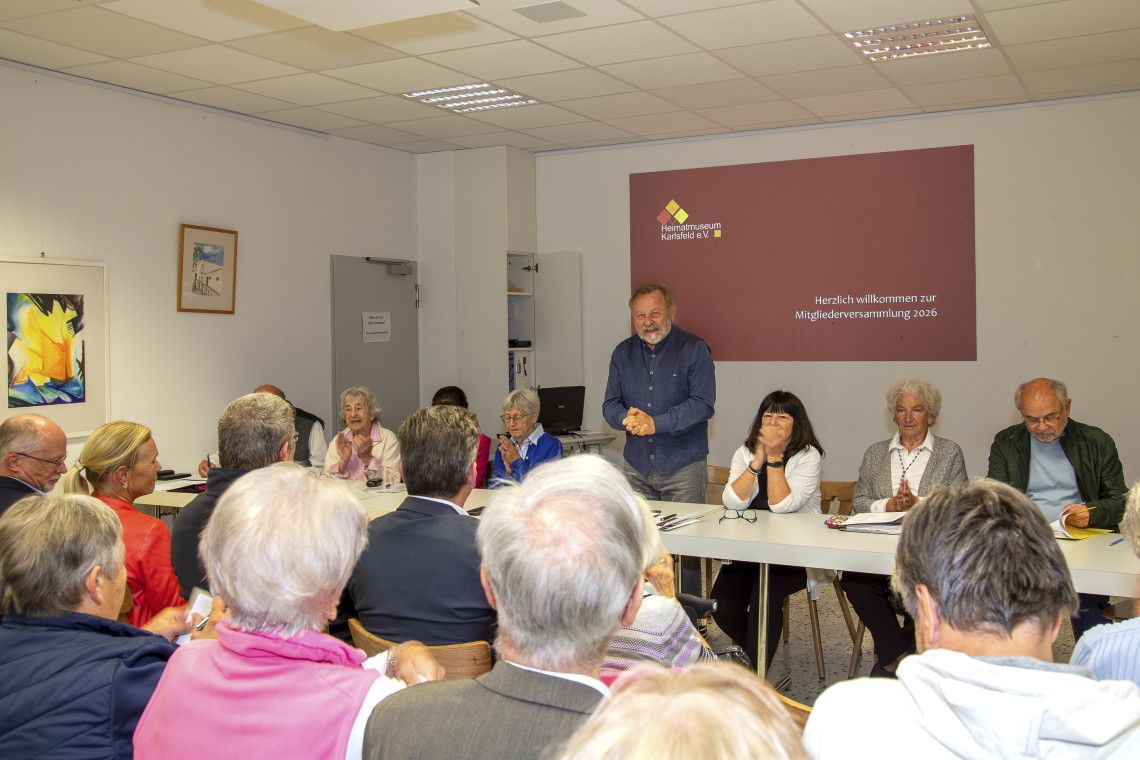 Mitgliederversammlung des Heimatmuseum Karlsfeld e.V., Begrüßung dur den Vorsitzenden Josef Pscherer